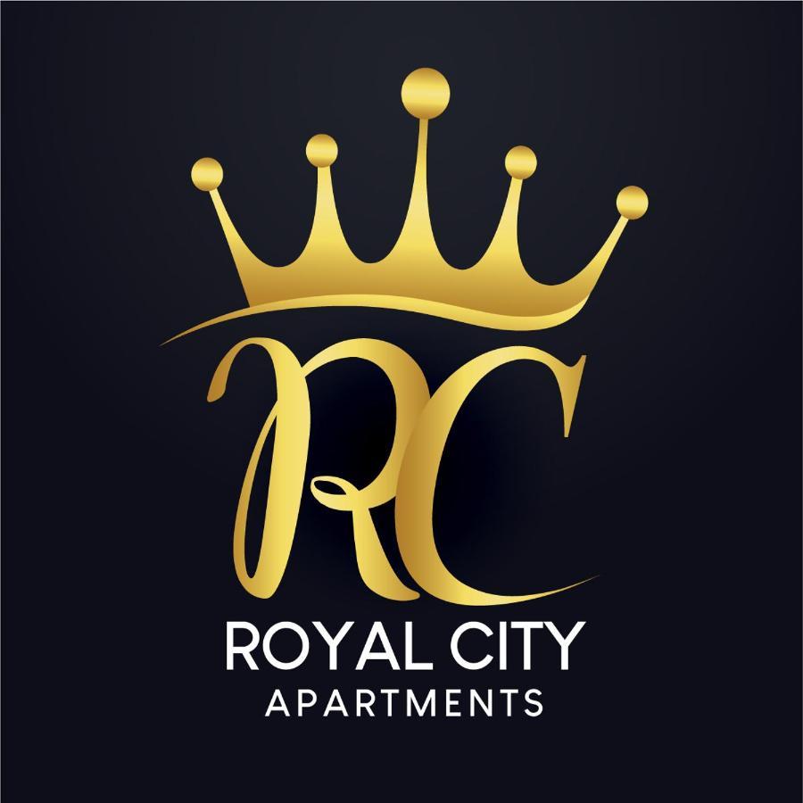 יאיצי Royal City Apartments מראה חיצוני תמונה