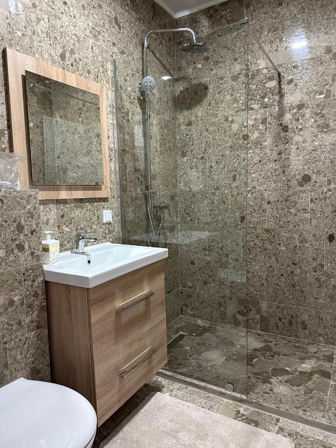 יאיצי Royal City Apartments מראה חיצוני תמונה
